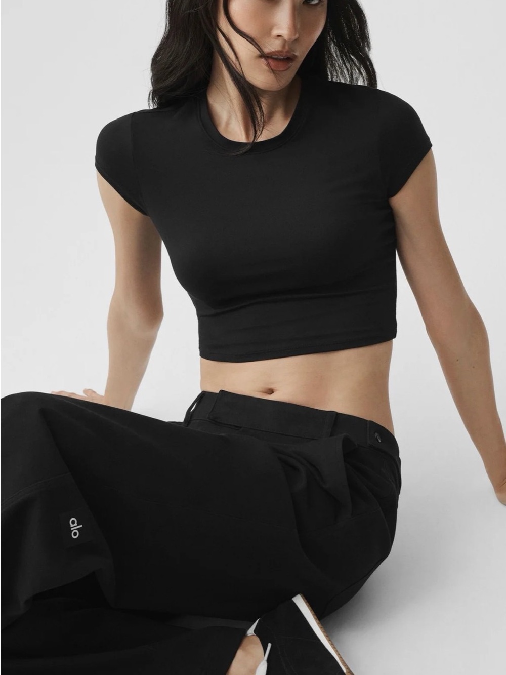 ALO Yoga Black Short Sleeve Crop Top - Picture 3 of 5